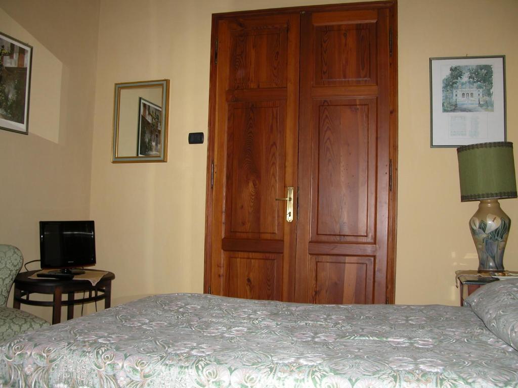 Villa Patrizia B&B Lucca Ruang foto