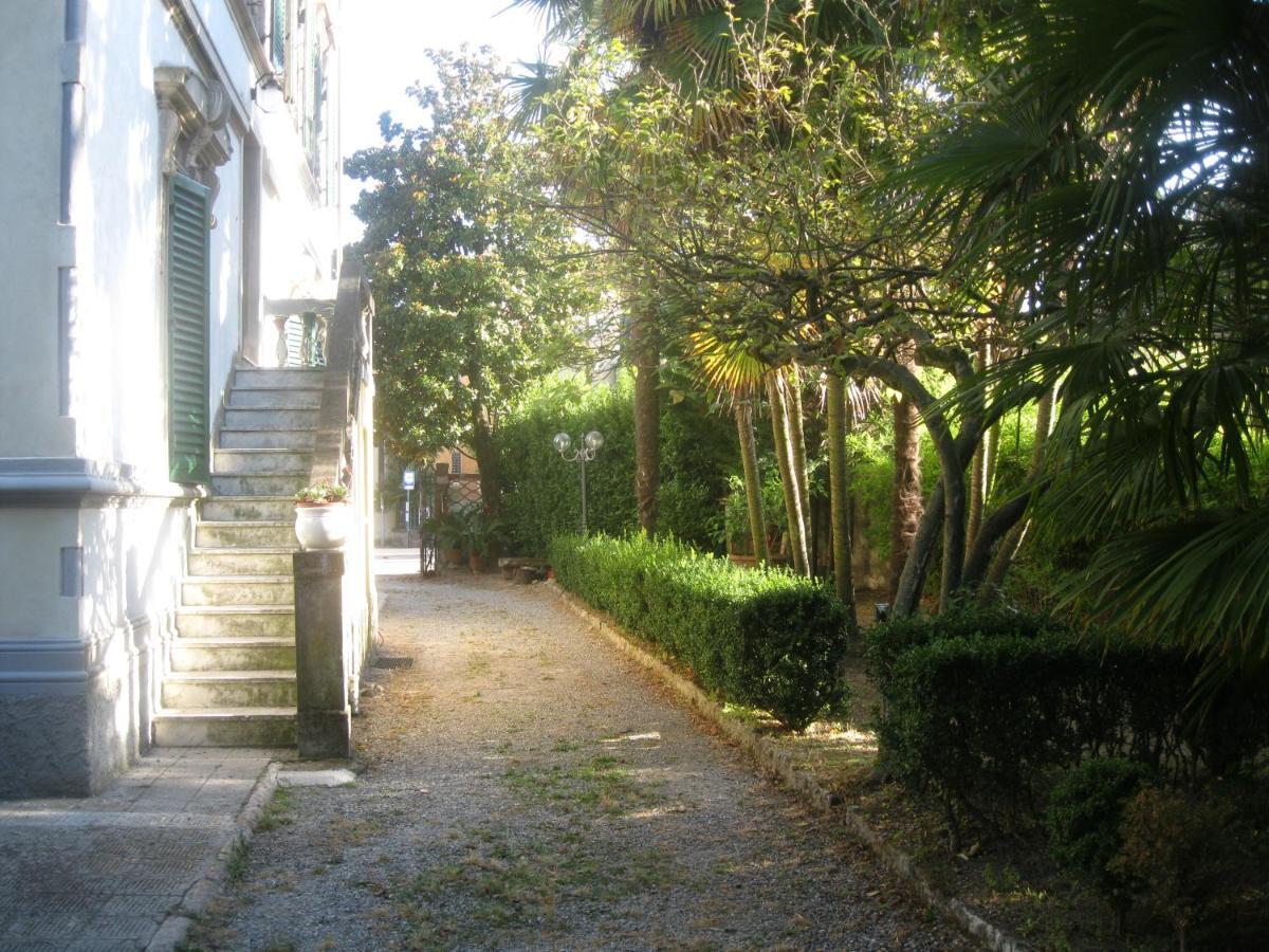 Villa Patrizia B&B Lucca Bagian luar foto